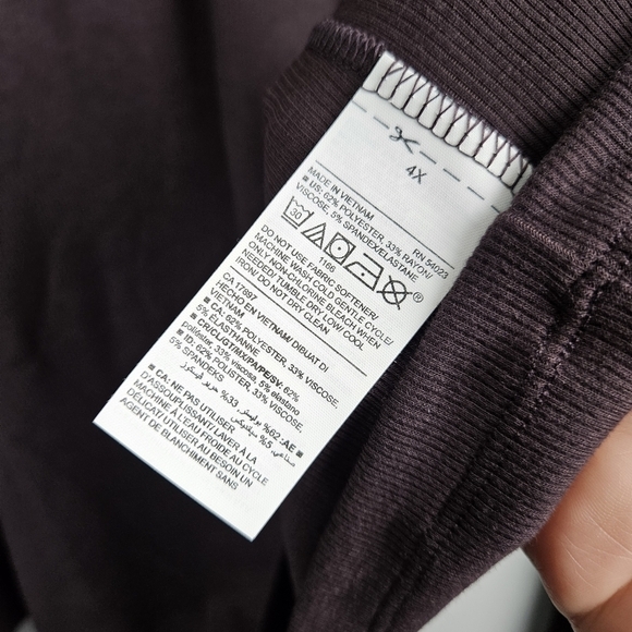 Old Navy UltraLite Long-Sleeve Crew-Neck Ribbed Cropped Top for Women - Picture 7 of 9